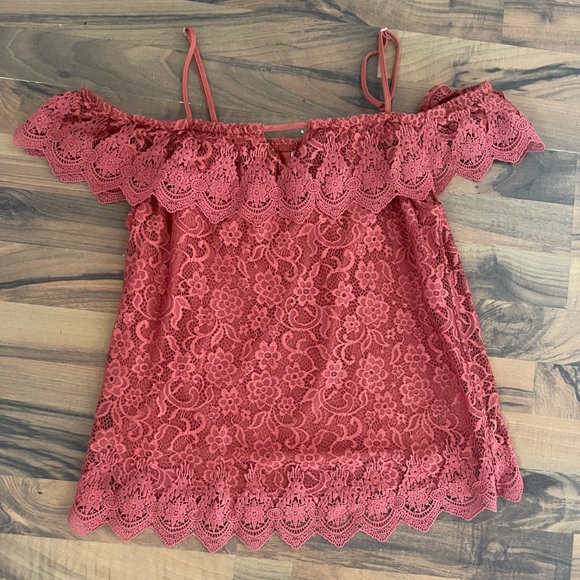 Off shoulder top - Picture 1 of 4